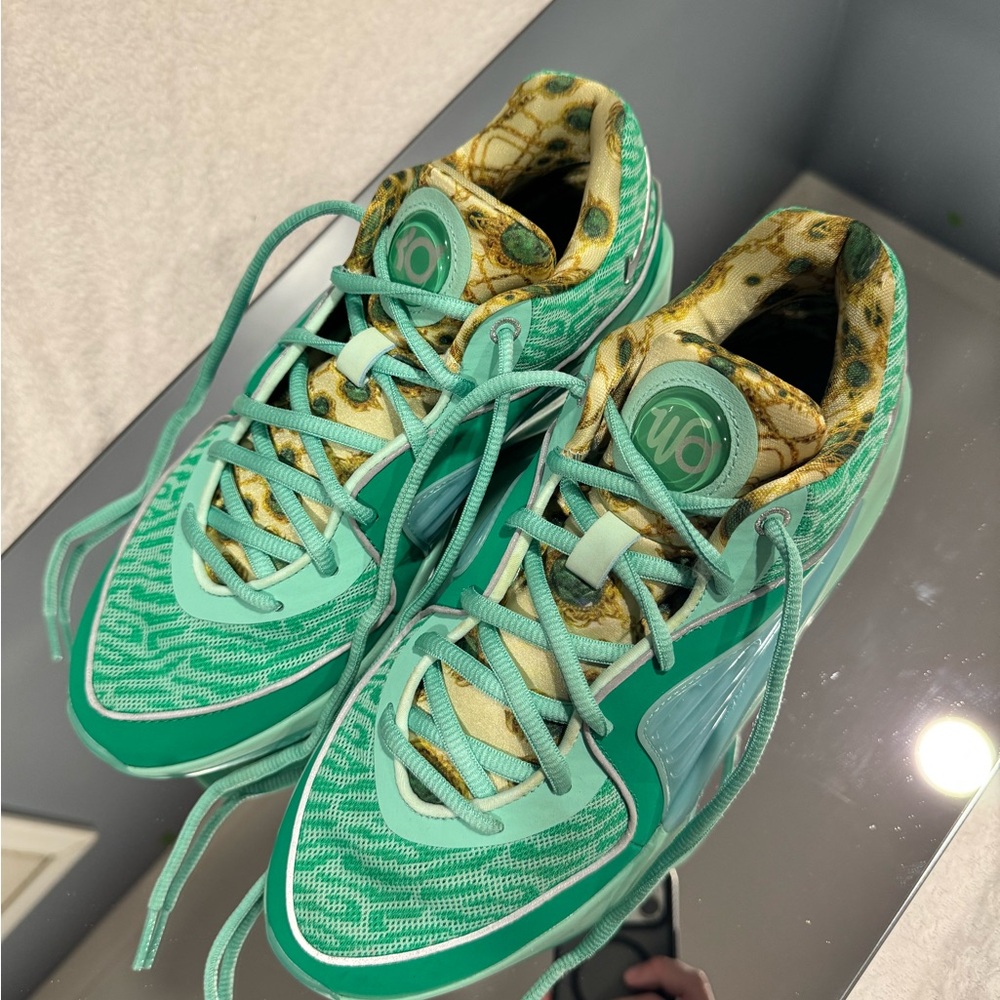 Nike KD16 Basketball Shoes “Wanda” Mint Foam Metallic Silver